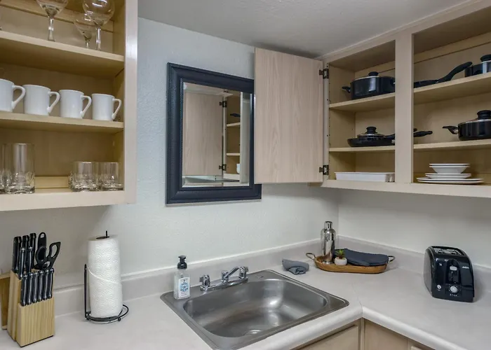 236 Fully Furnished 1br Suite-outdoor Pool Apartament *